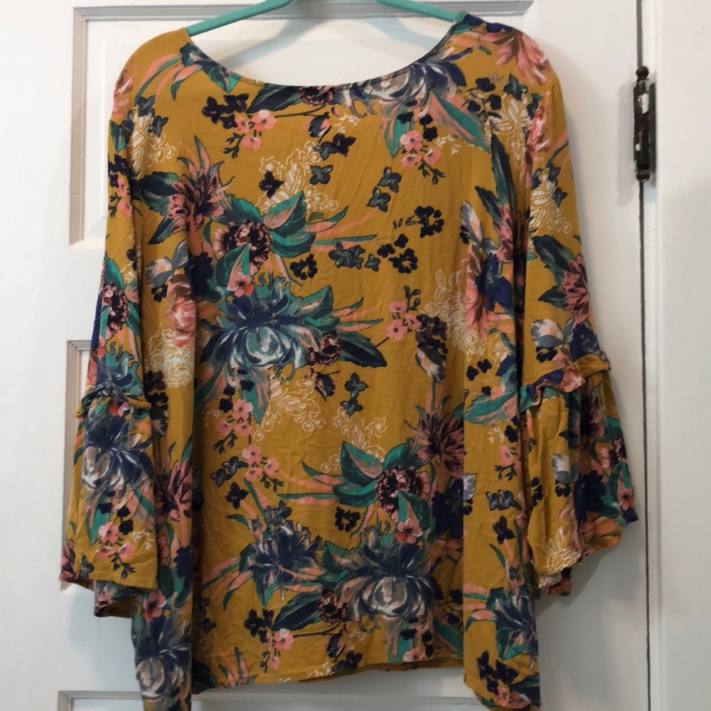 Floral top